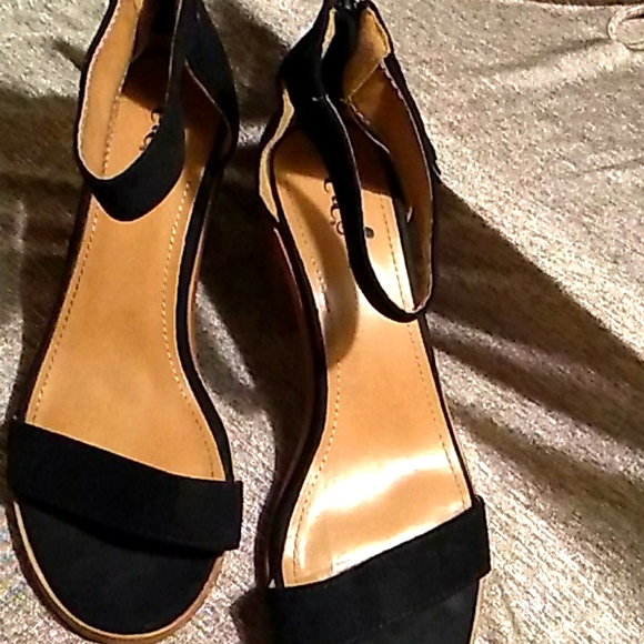etc!  Black platform Heels  Size 8 - 9 - Picture 3 of 6